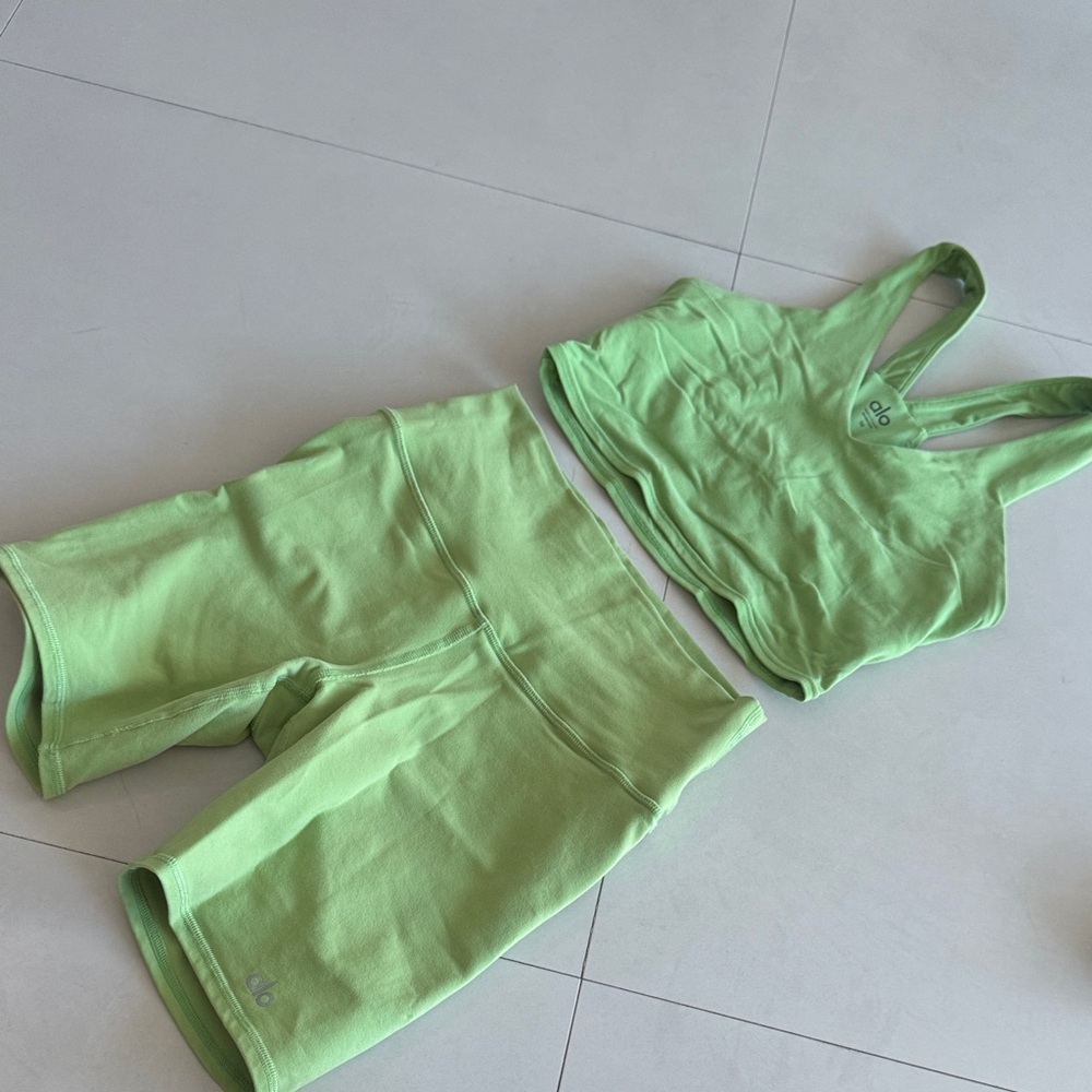 ALO Yoga Light Green Set